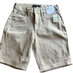 NWT Aeropostale high-rise curvy bermuda shorts 6 inch stretchy size 4 khaki